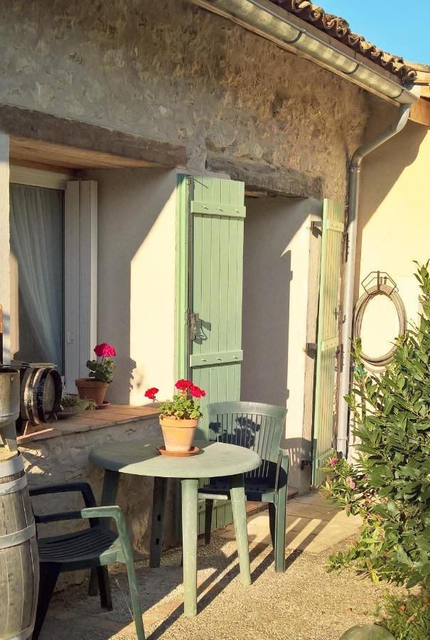 Les Glycines Bed & Breakfast 埃梅 外观 照片